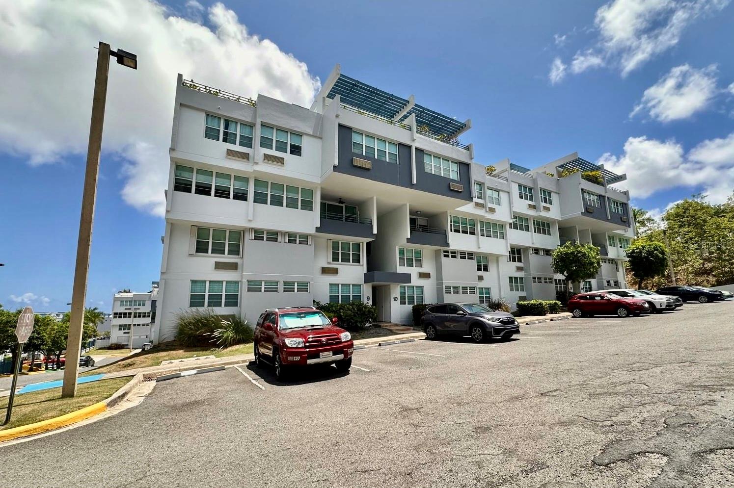 Pr-3 Cond. Brisas De Parque Escorial #903-ph Property Photo 1