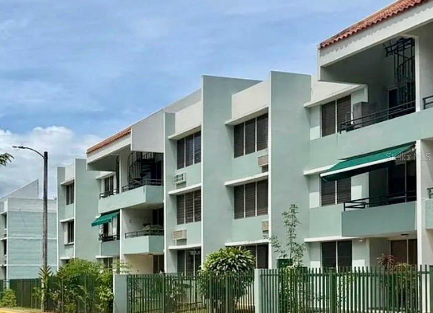 Carr 2 AVE. ALGARROBO #A-504