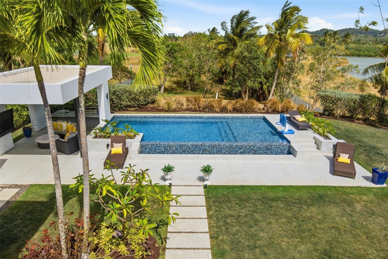 17 The Enclave Property Photo 1