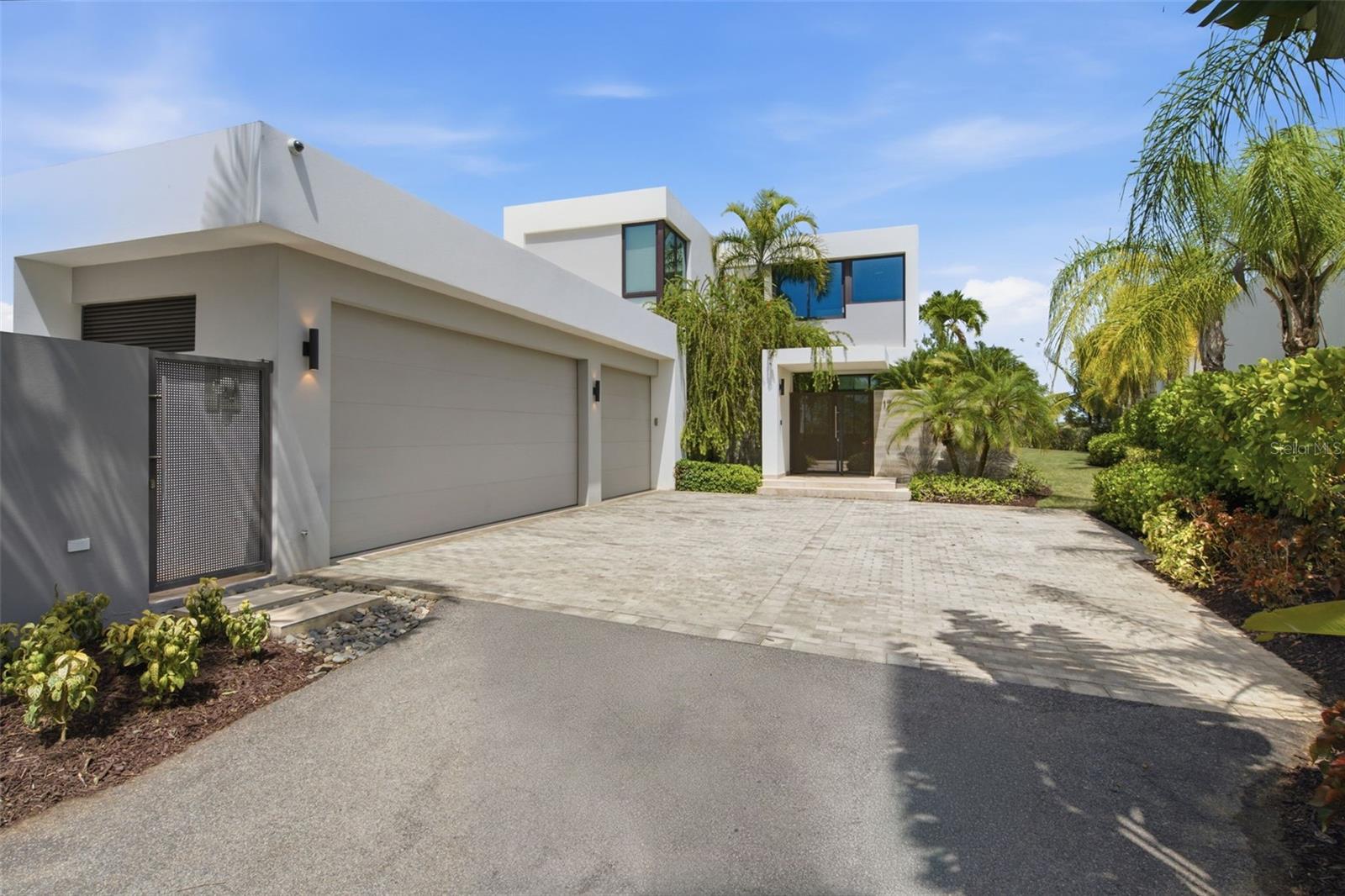 17 The Enclave Property Photo 2