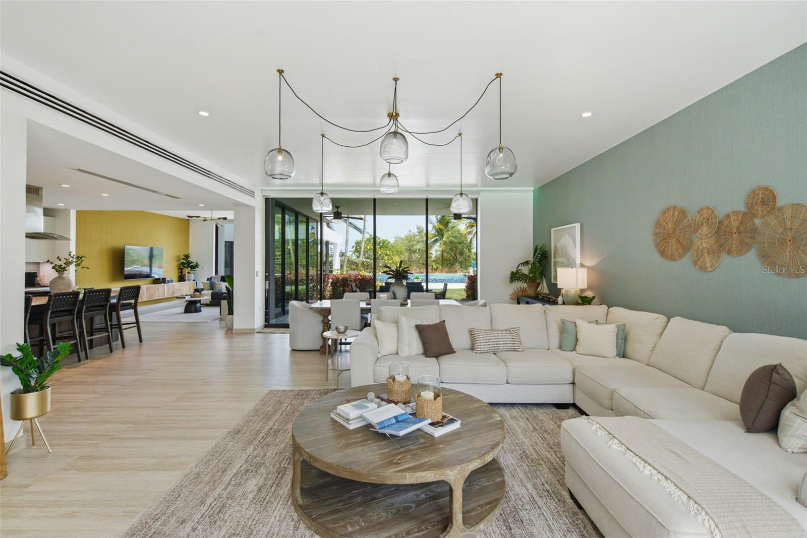 17 The Enclave Property Photo 4