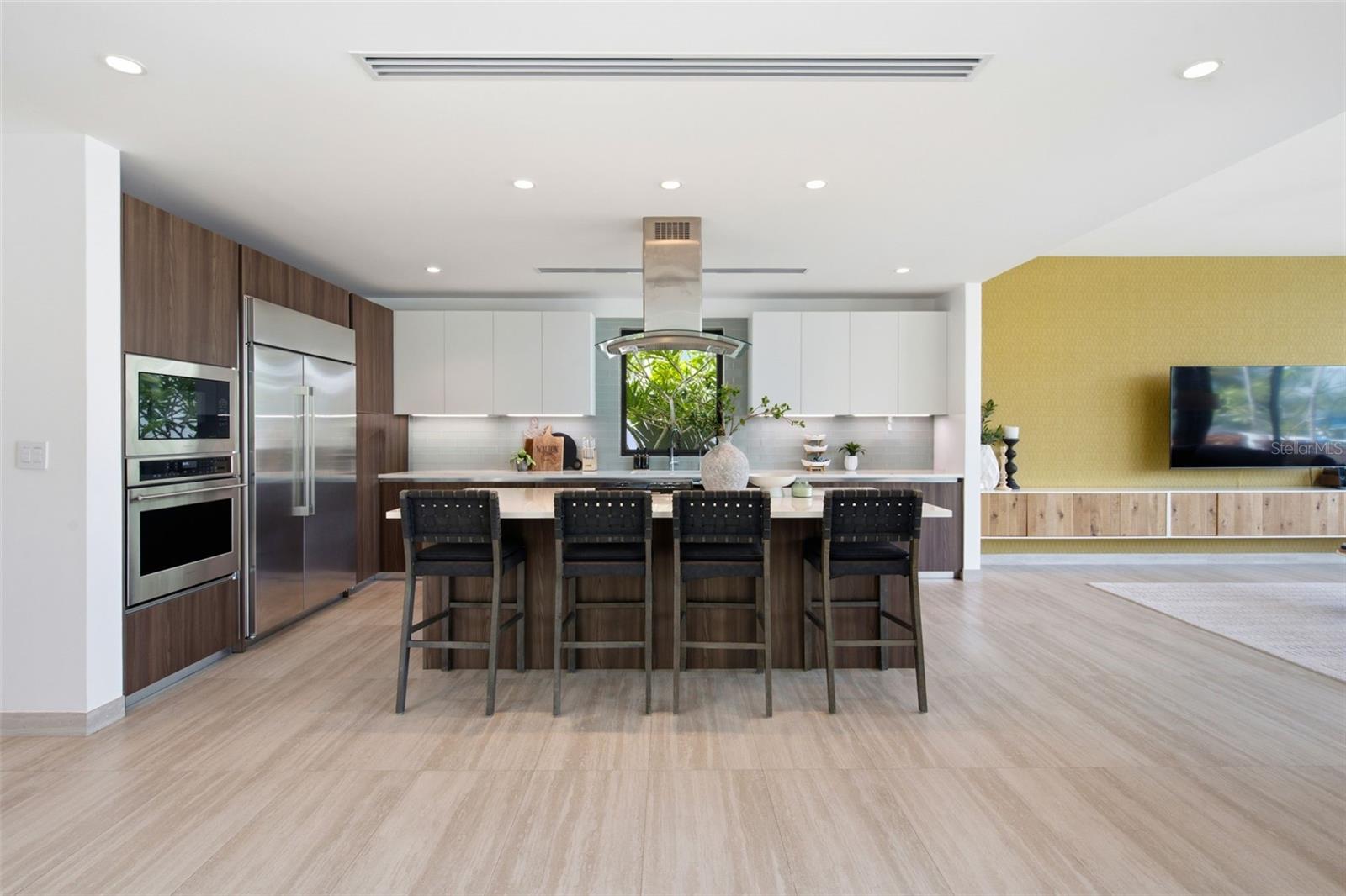 17 The Enclave Property Photo 11