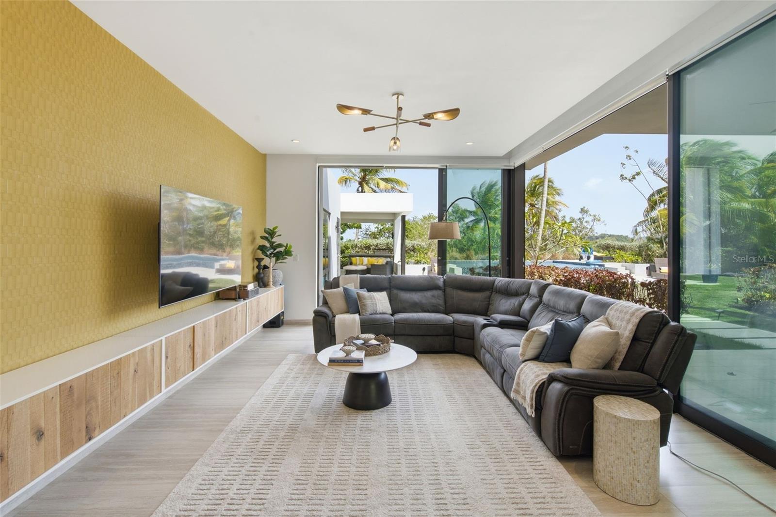 17 The Enclave Property Photo 13