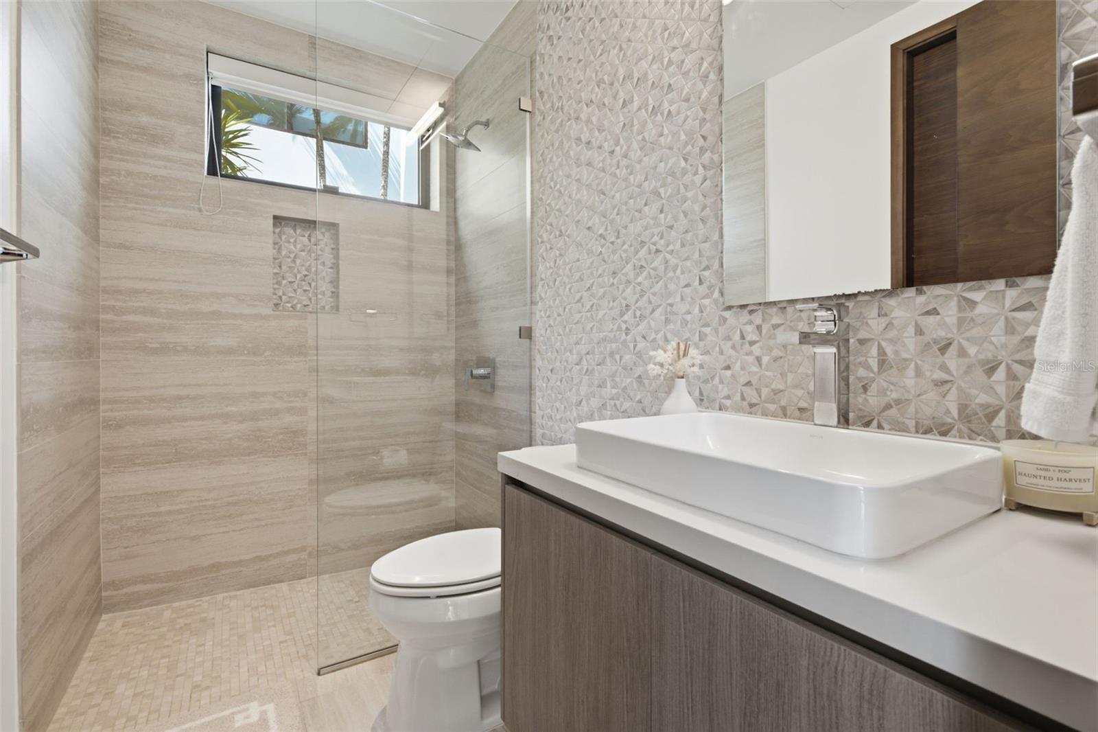 17 The Enclave Property Photo 17