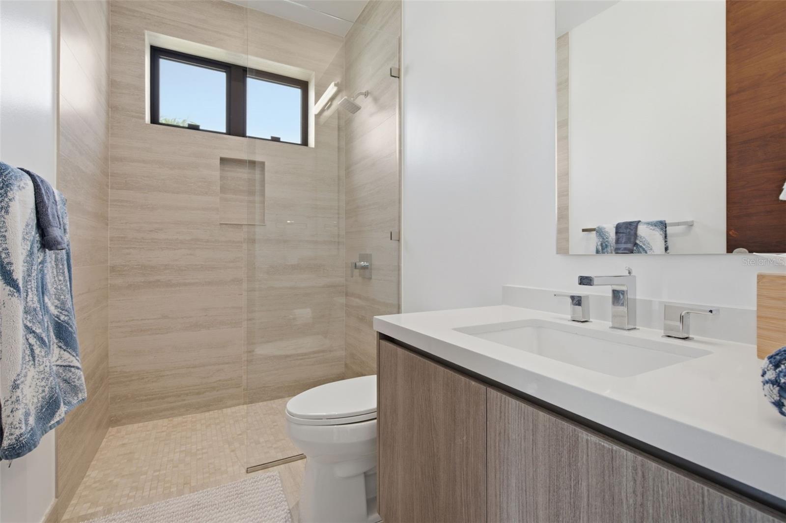 17 The Enclave Property Photo 19