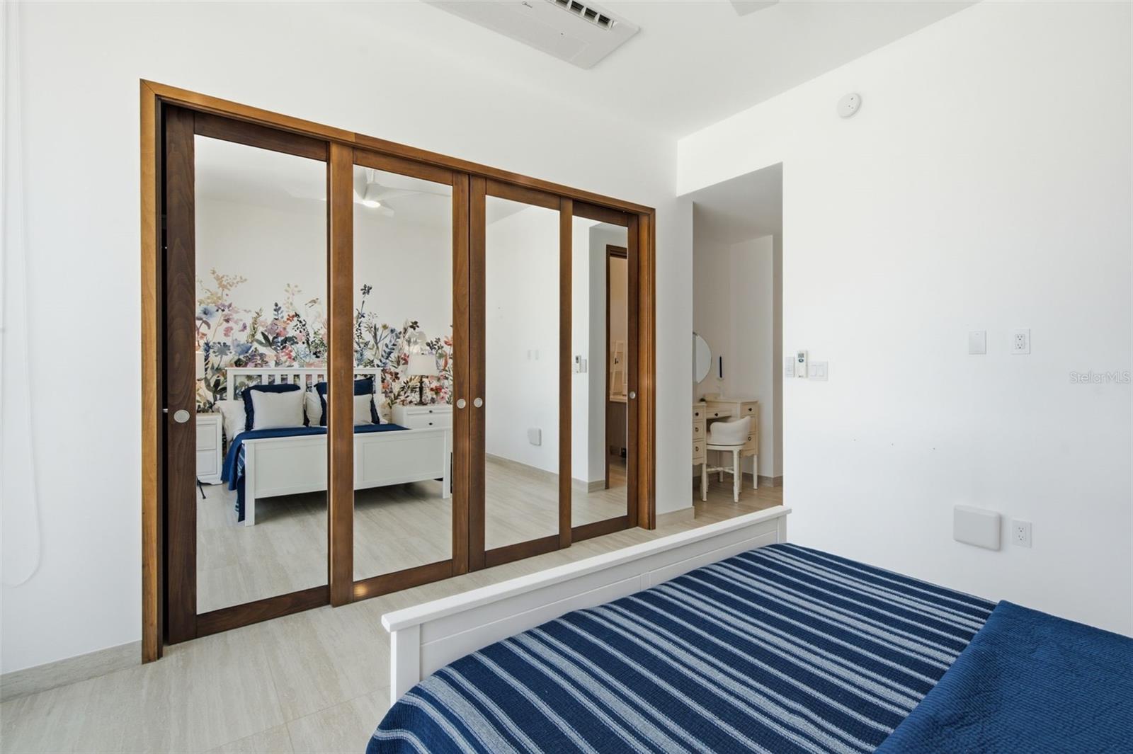 17 The Enclave Property Photo 33