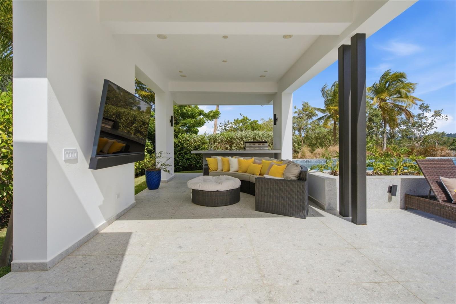 17 The Enclave Property Photo 40