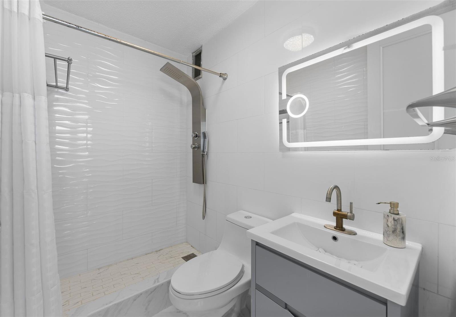1035 Ashford Avenue #804 Property Photo 10