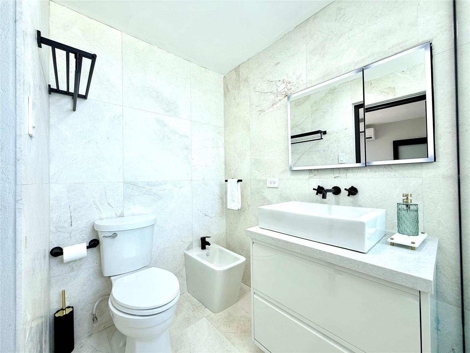 54 Munoz Rivera Avenue #703 Property Photo 24