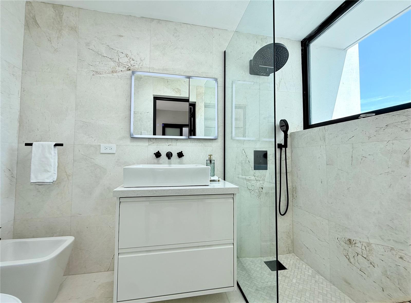 54 Munoz Rivera Avenue #703 Property Photo 25