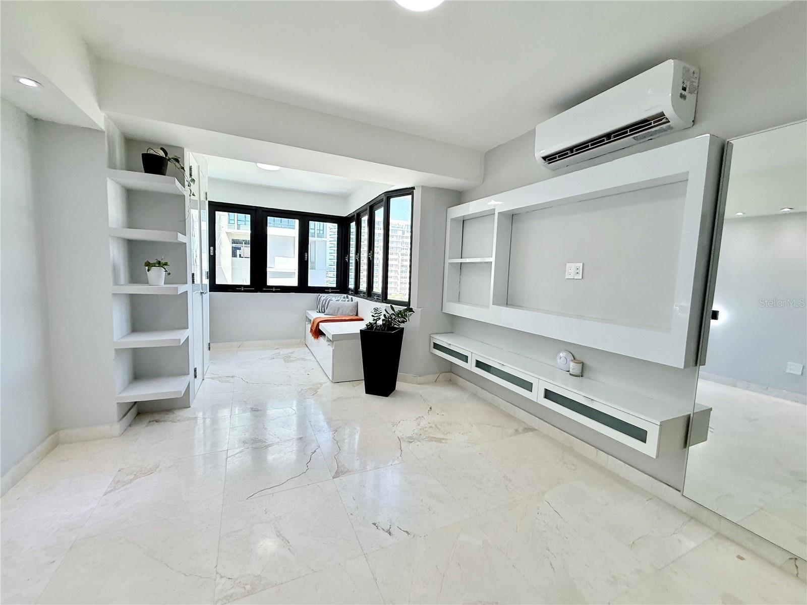 54 Munoz Rivera Avenue #703 Property Photo 27