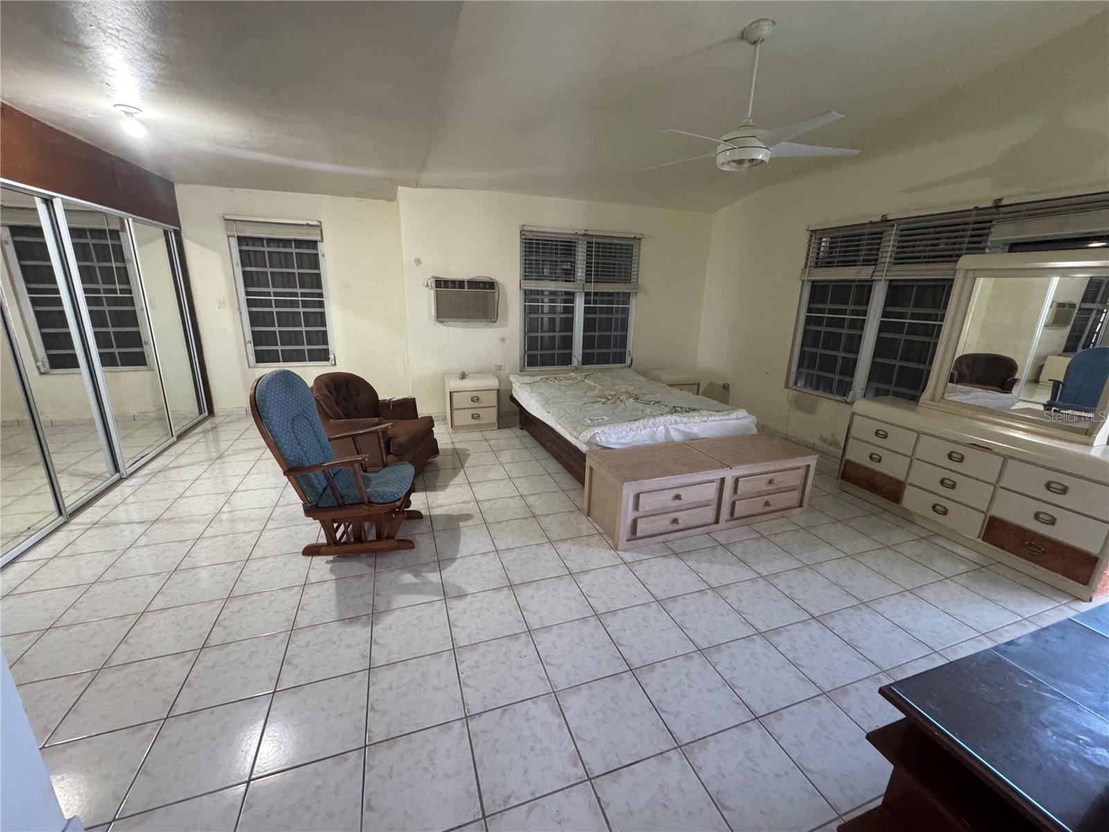 PR9123456 Property Photo 17