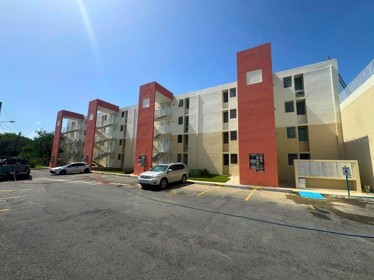Cond Chalet De Las Palmas Edificio B #b-307 Property Photo 1