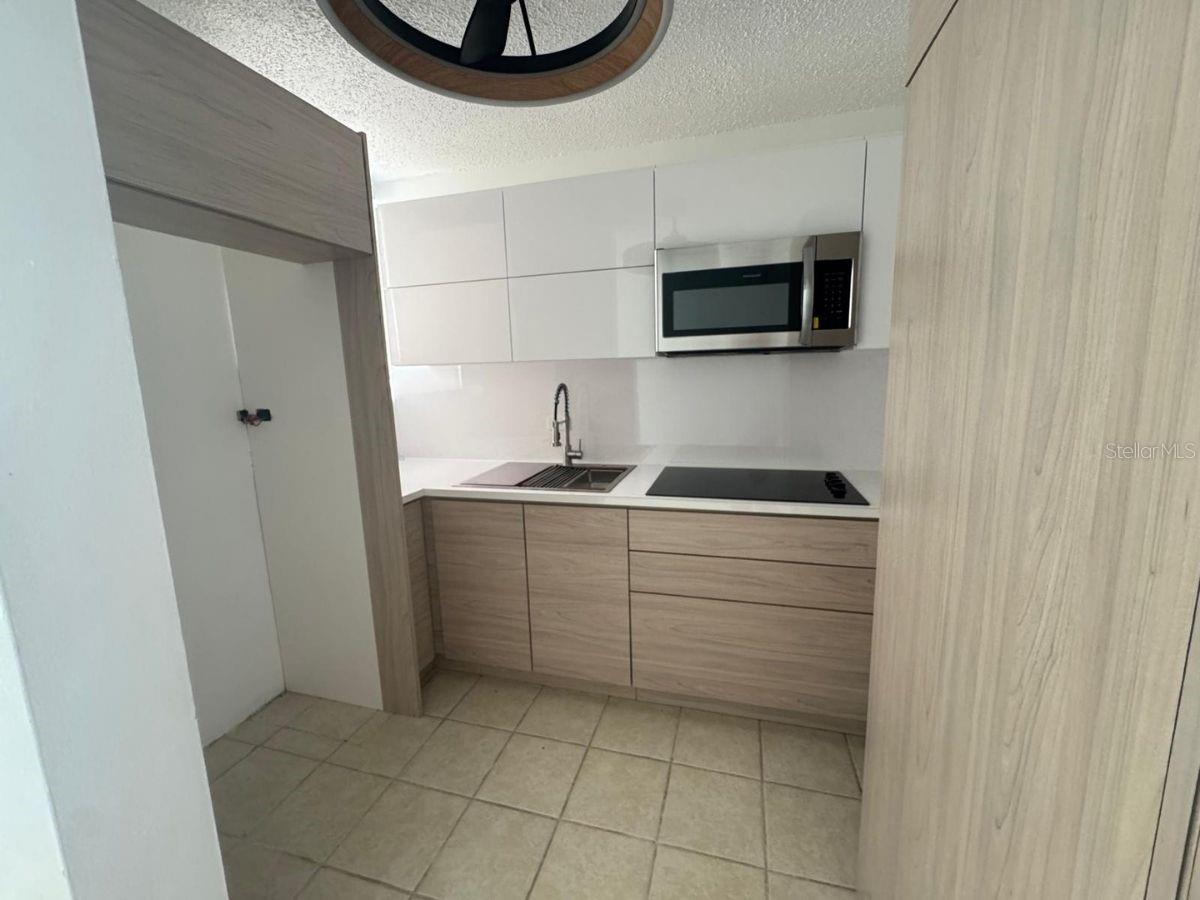 Cond Chalet De Las Palmas Edificio B #b-307 Property Photo 6