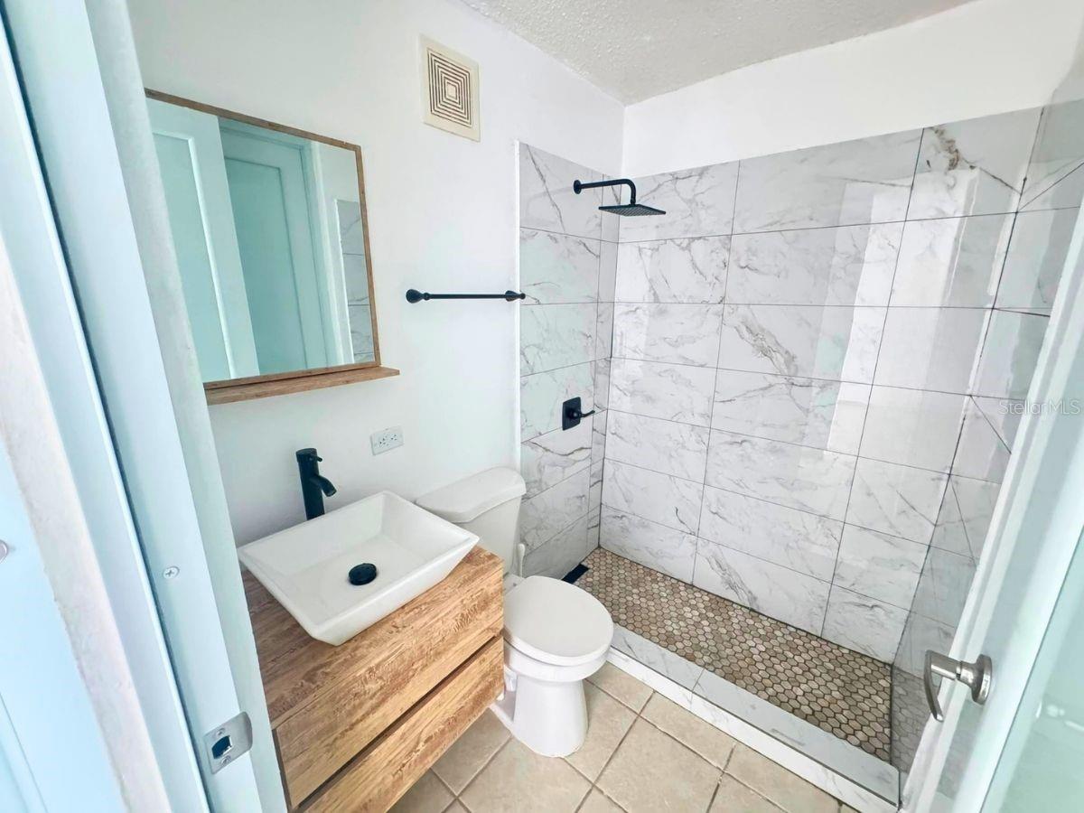 Cond Chalet De Las Palmas Edificio B #b-307 Property Photo 10