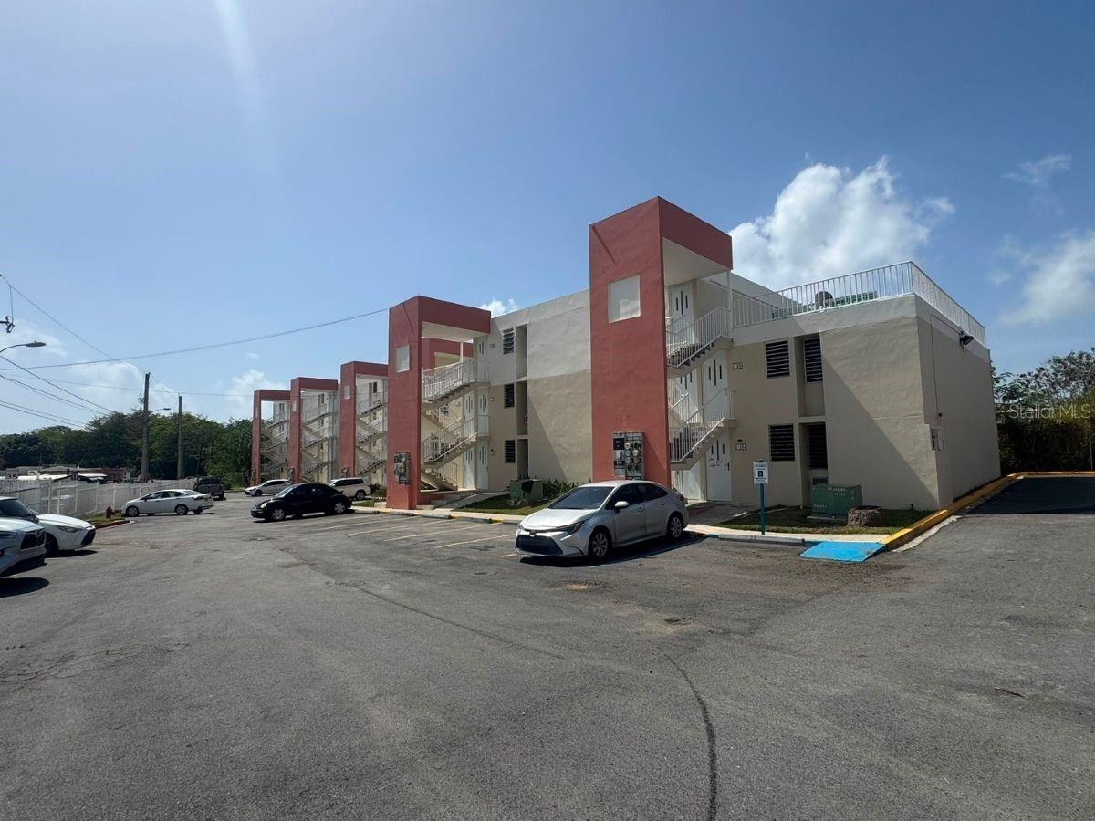 Cond Chalet De Las Palmas Edificio B #b-307 Property Photo 13