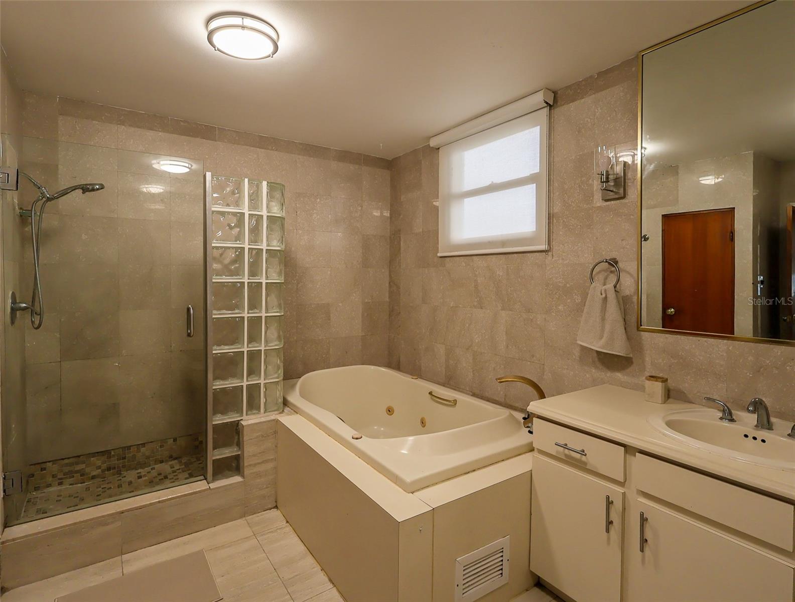 1501 Ashford Ave #6a Property Photo 28
