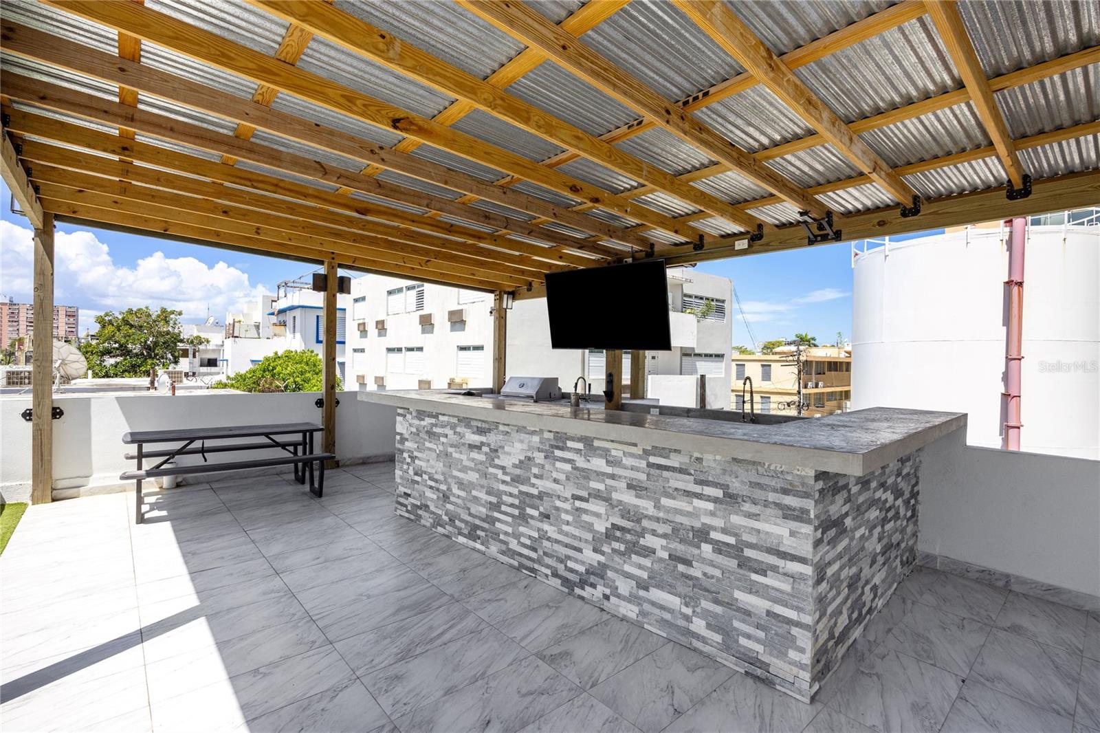 608 Ernesto Cerra St Property Photo 5
