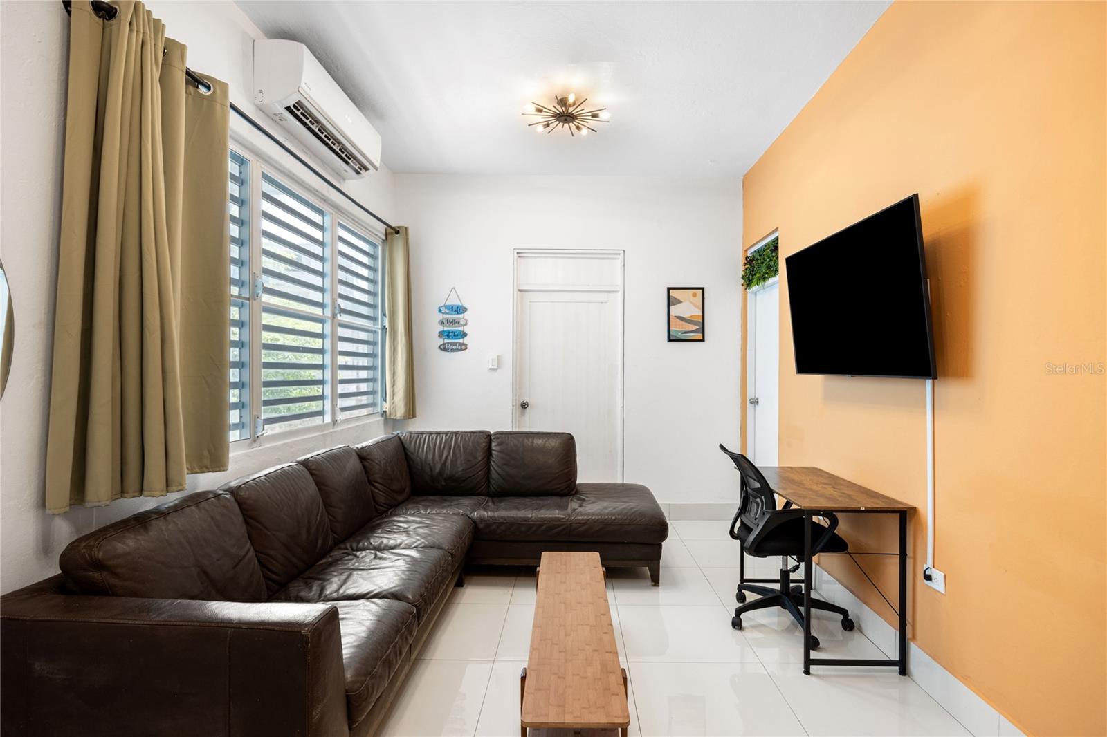 608 Ernesto Cerra St Property Photo 11
