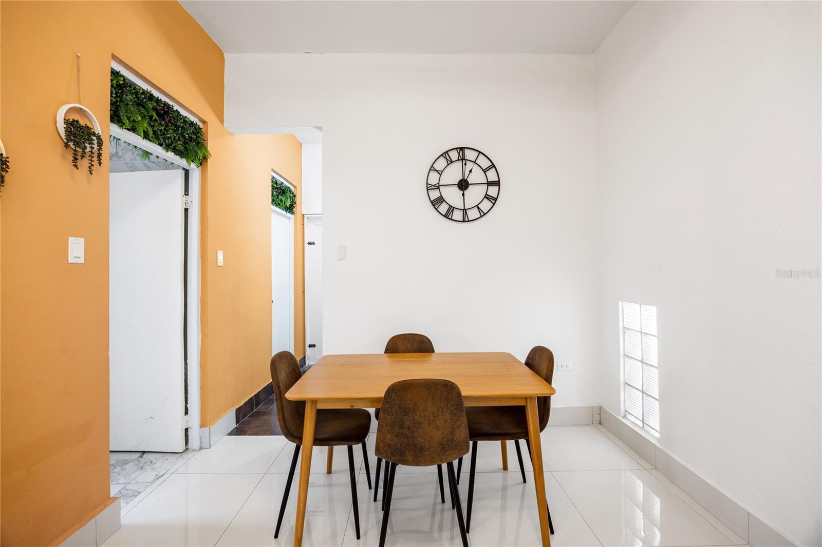 608 Ernesto Cerra St Property Photo 13