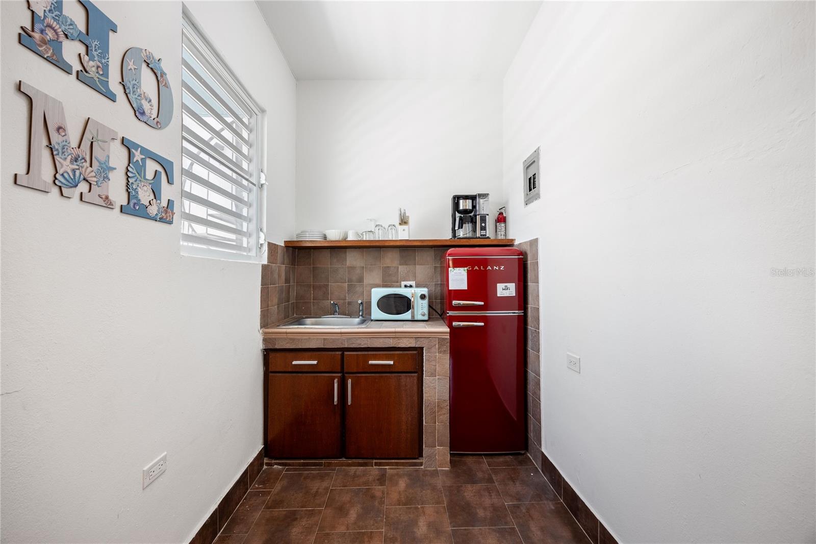 608 Ernesto Cerra St Property Photo 21