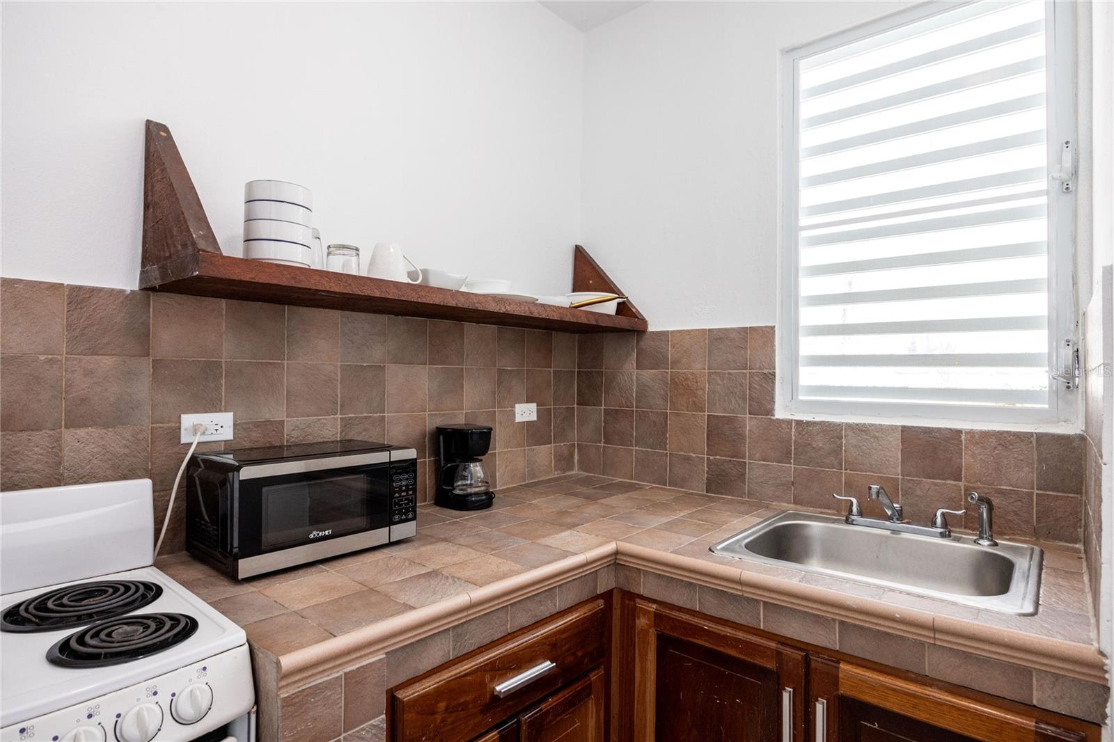 608 Ernesto Cerra St Property Photo 24