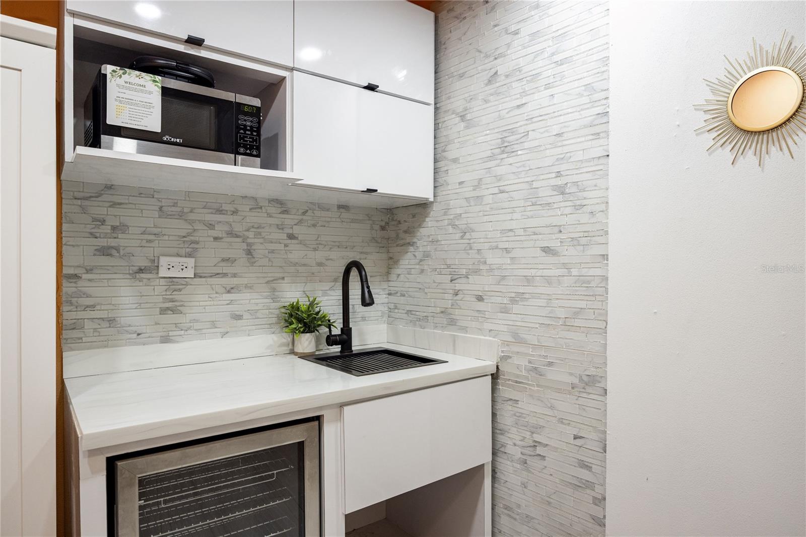 608 Ernesto Cerra St Property Photo 34