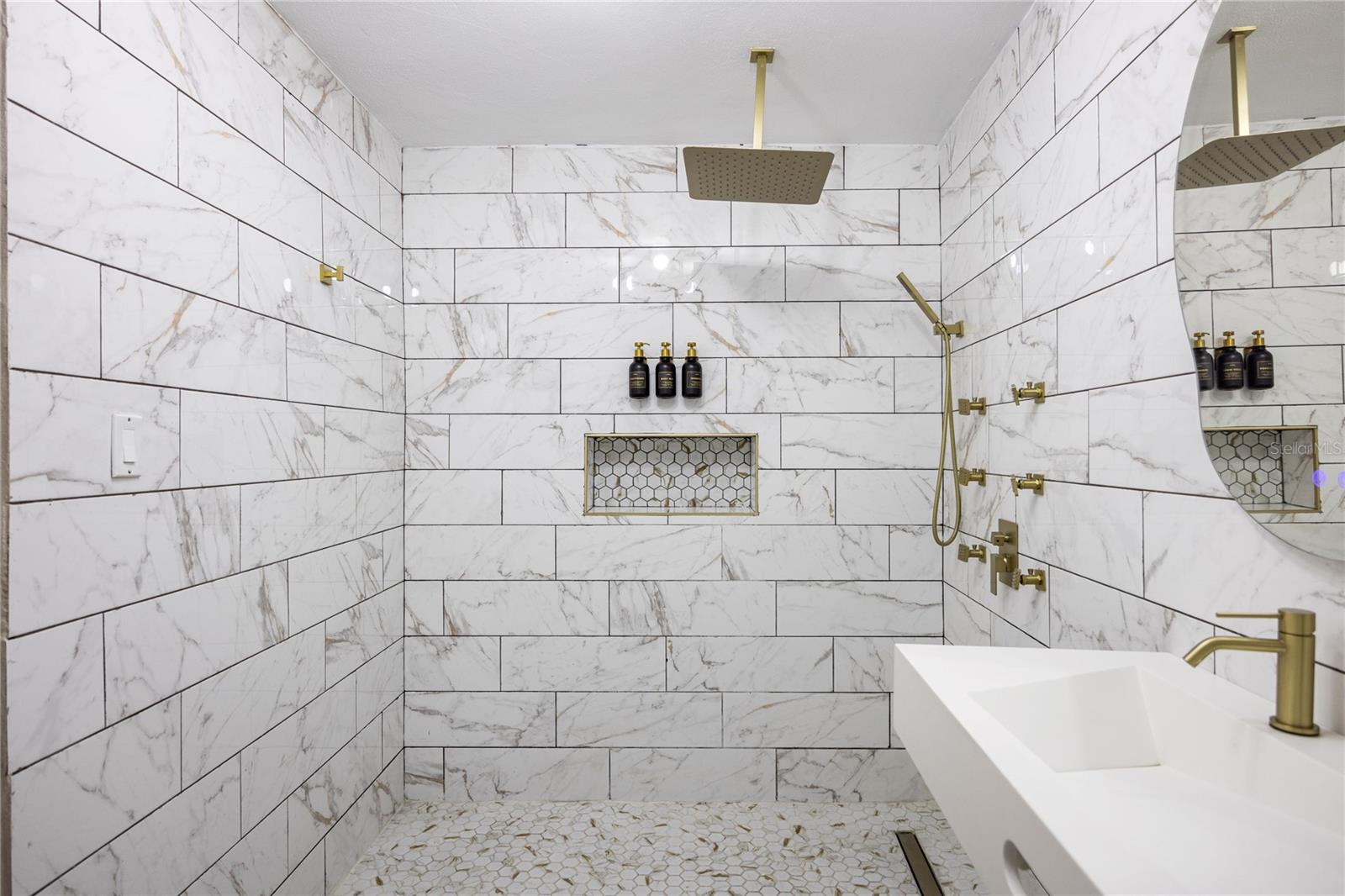 608 Ernesto Cerra St Property Photo 36