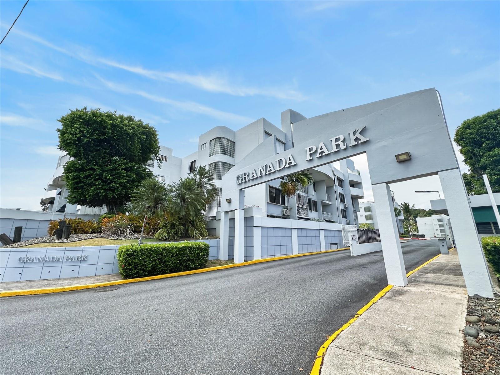 5-j Condominio Granada Park Property Photo 1