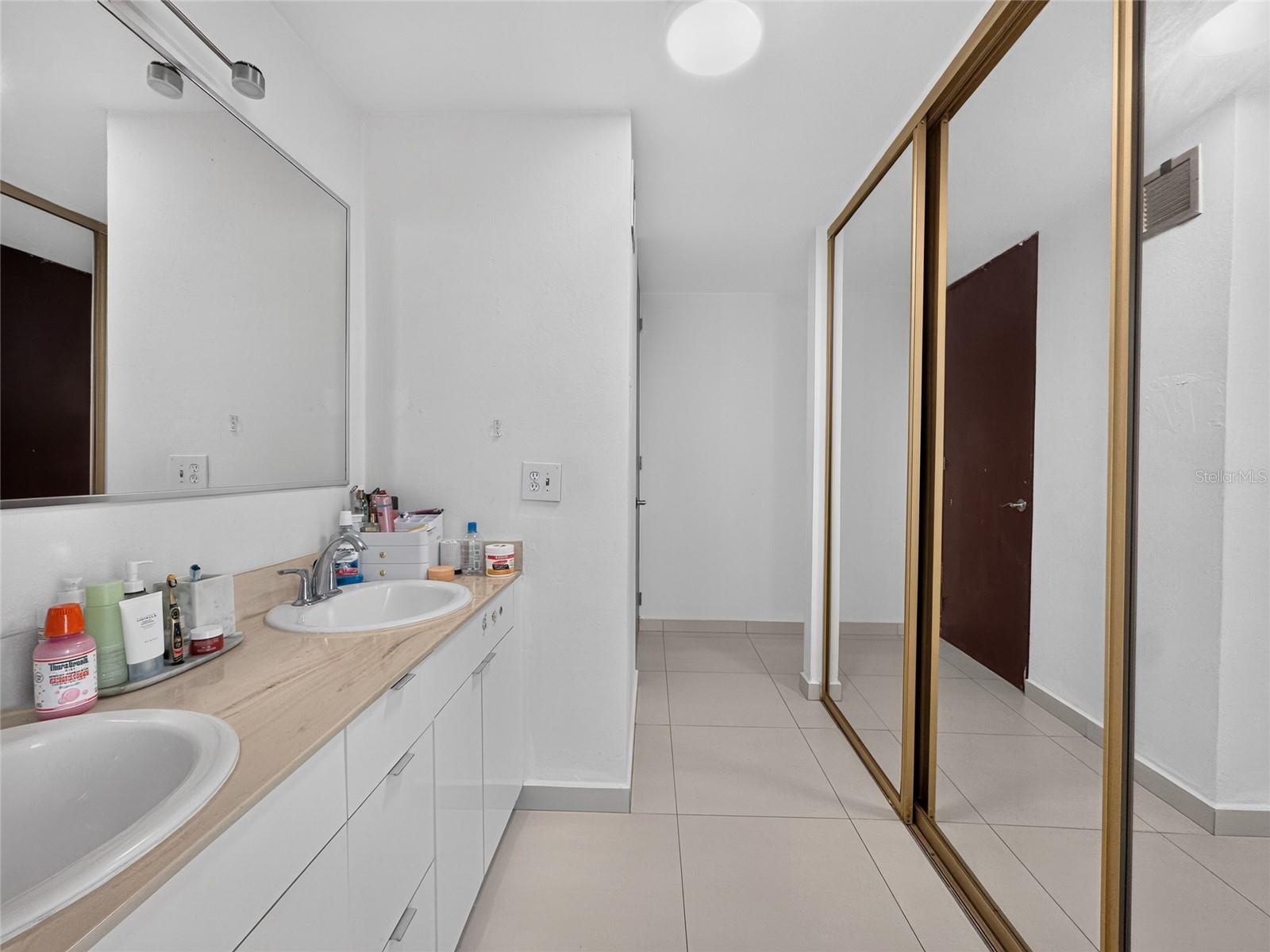 5-j Condominio Granada Park Property Photo 9