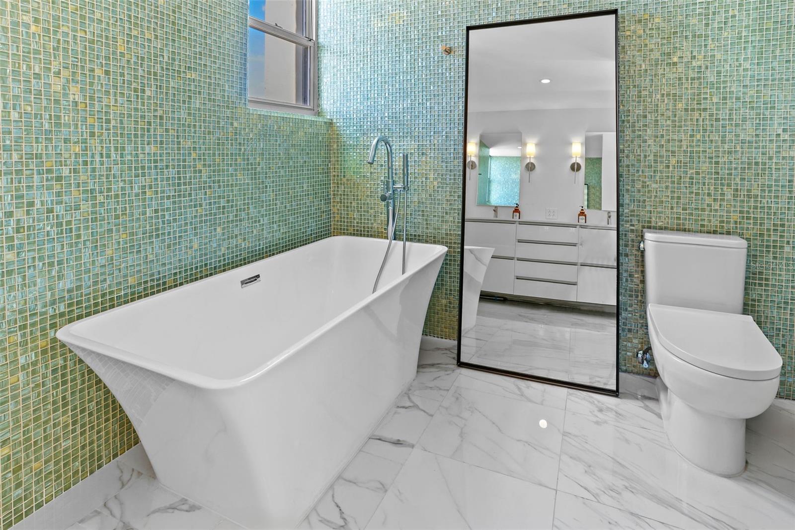 70 Kings Court #17c Property Photo 16