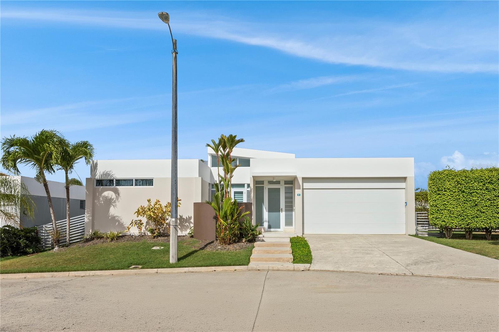 89 Vistalago Property Photo 1