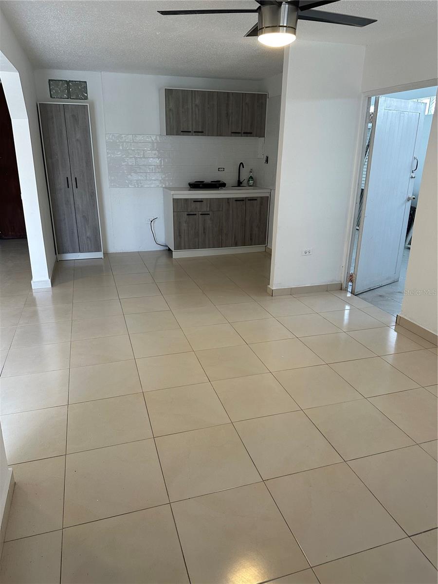 B-8 1 St Property Photo 4