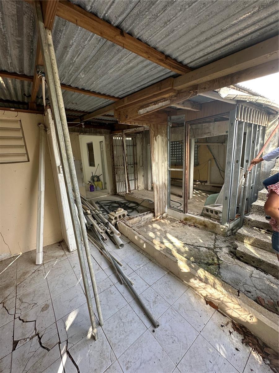 B-8 1 St Property Photo 15