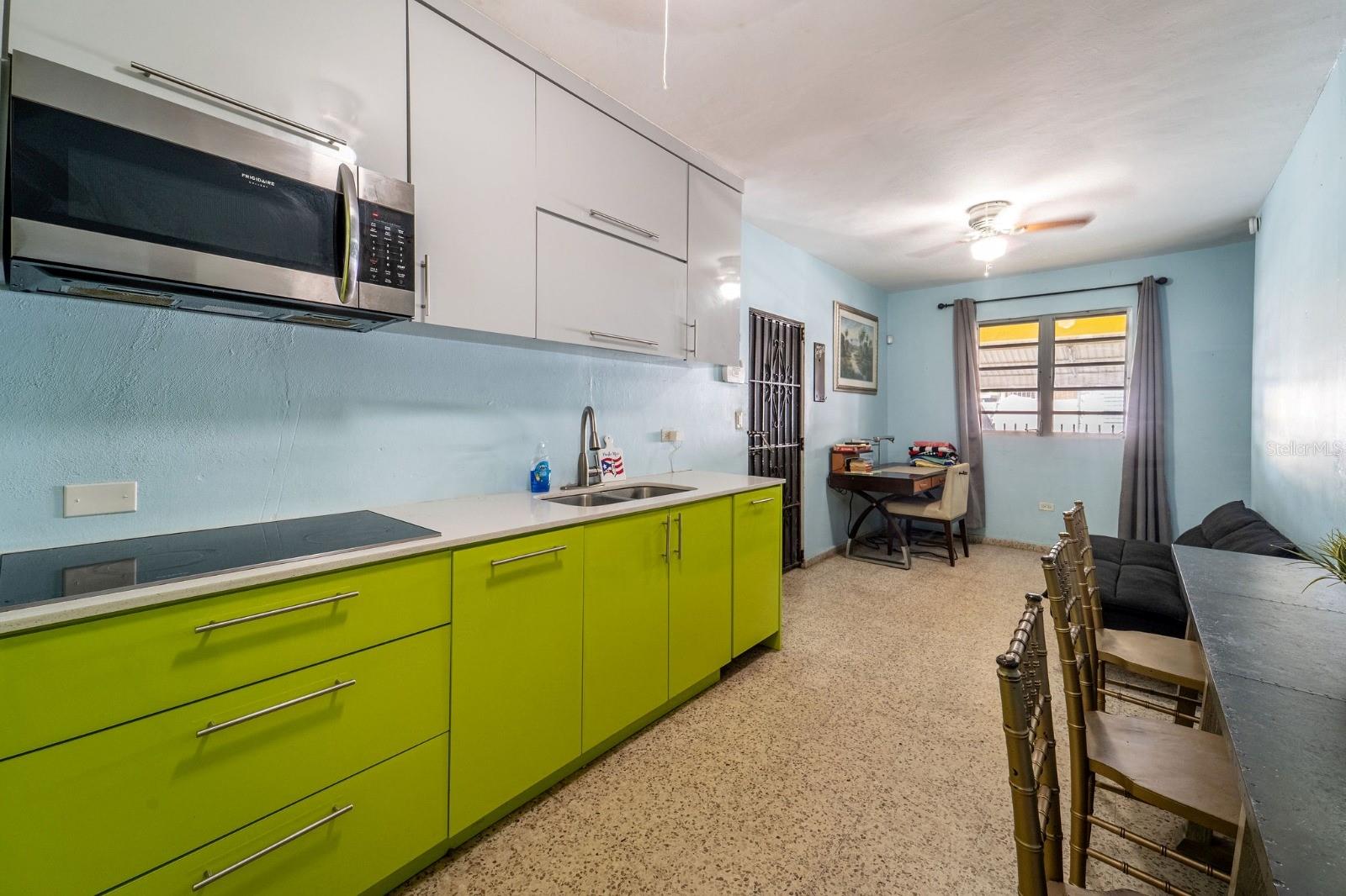 PR9123611 Property Photo 3