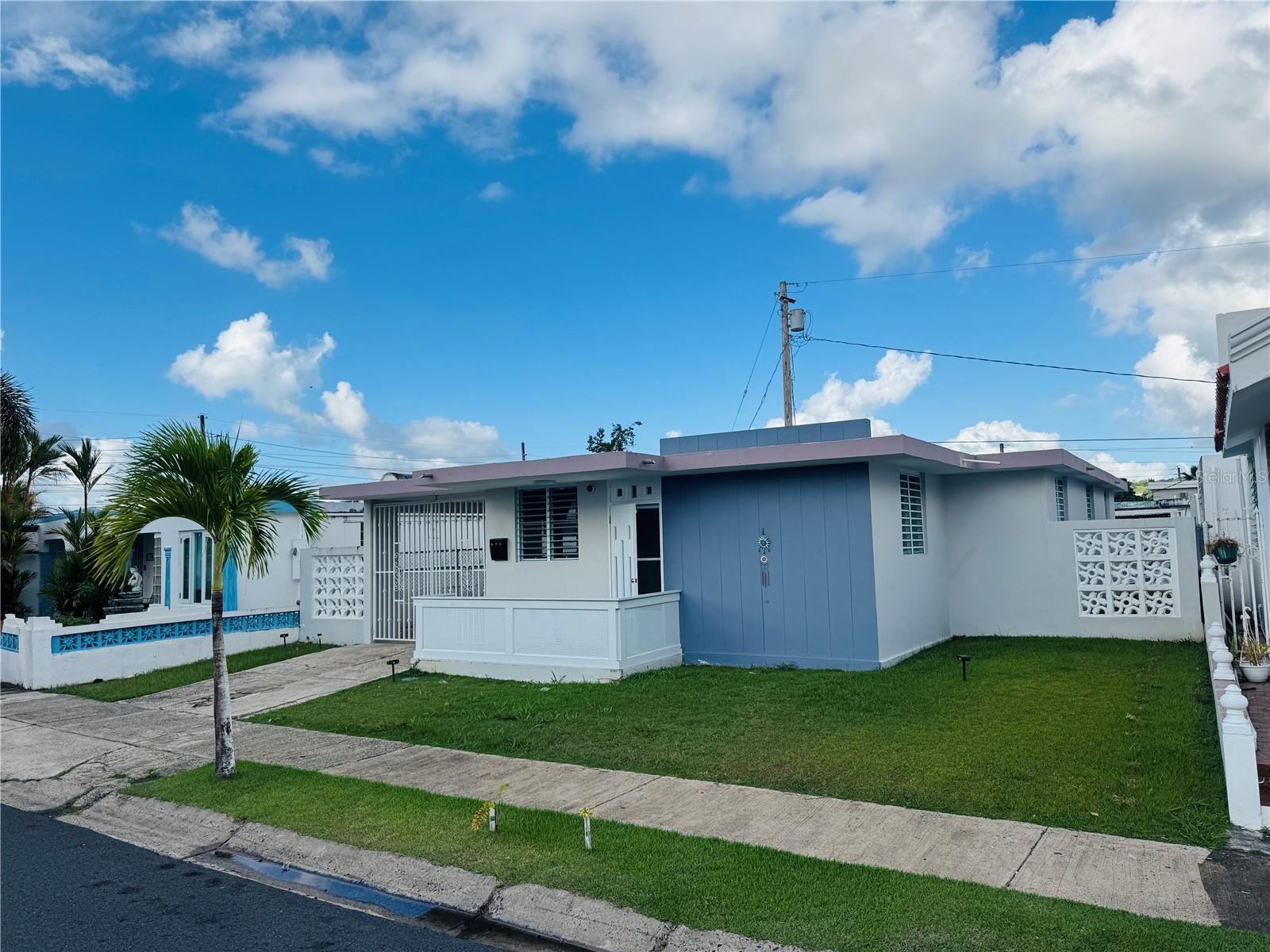 22 Cll Santa Ana Property Photo 1