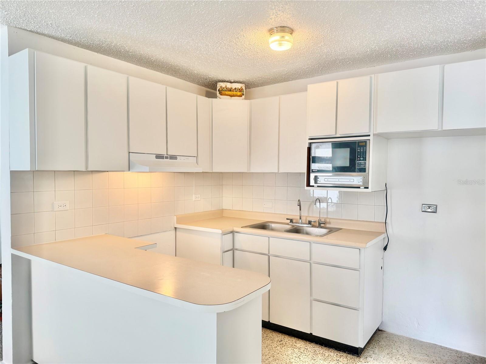 PR9123621 Property Photo 4