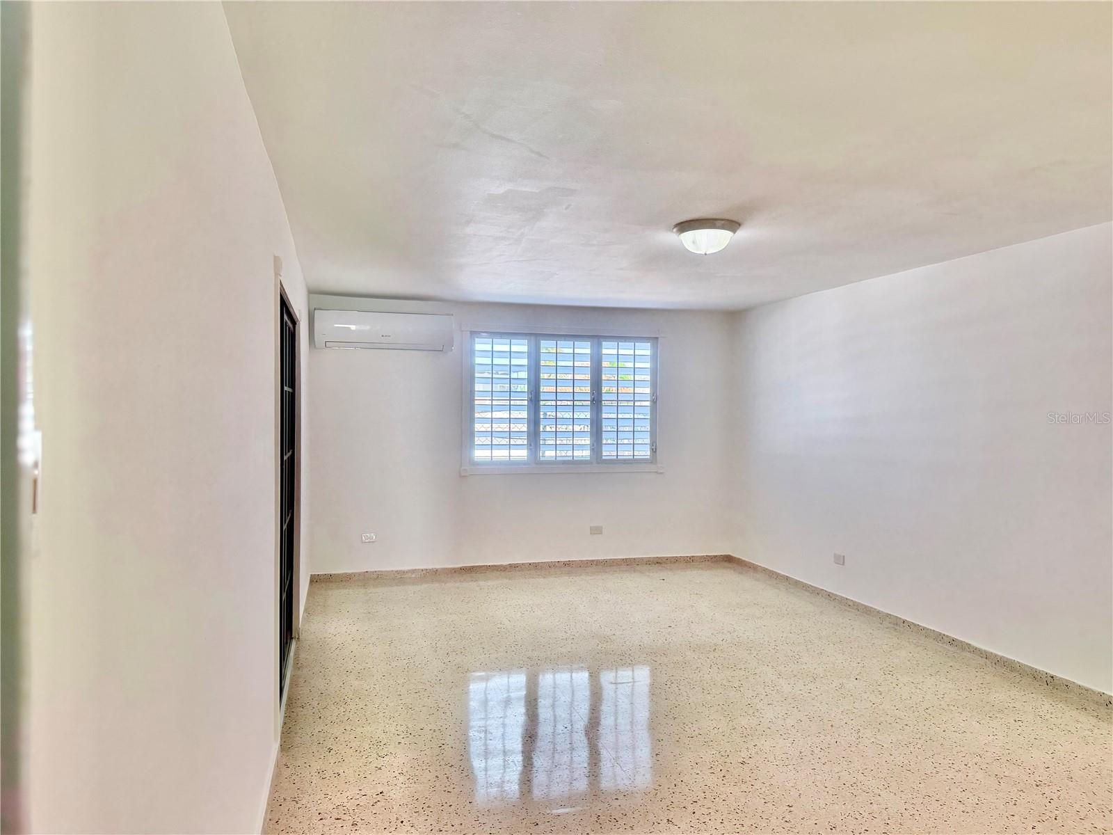 PR9123621 Property Photo 23