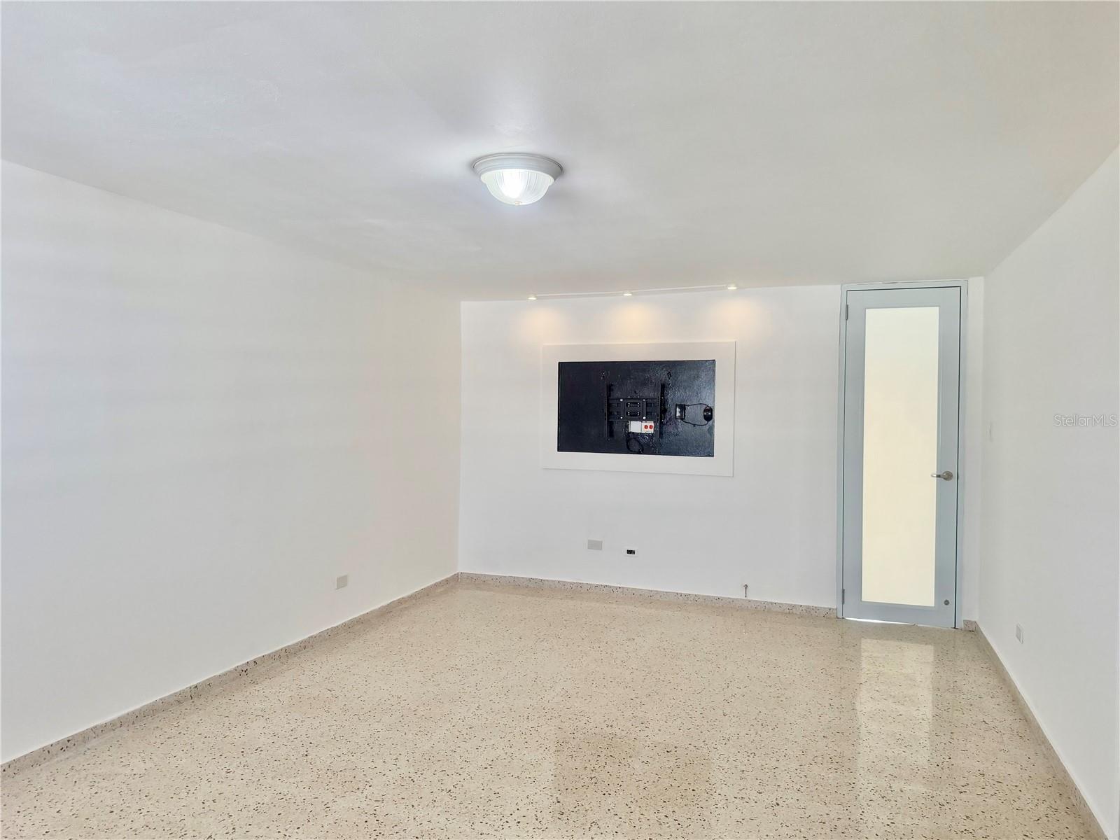 PR9123621 Property Photo 25