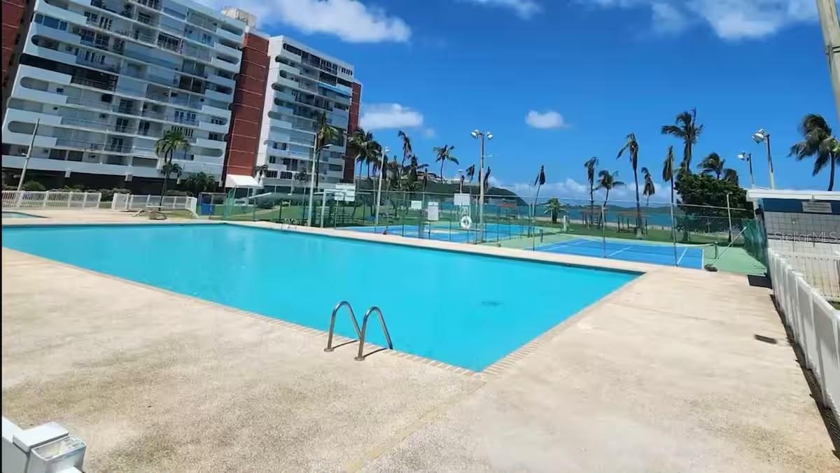 Tower 1 Isleta Marina #3j Property Photo 12