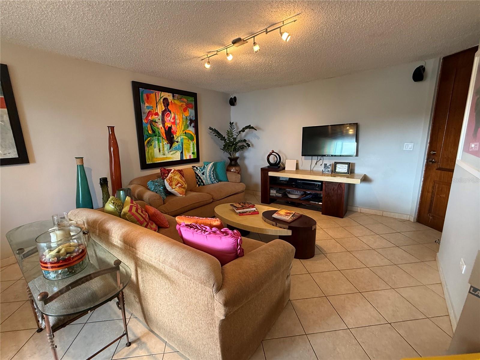 155 Carrazo #8d Property Photo 3