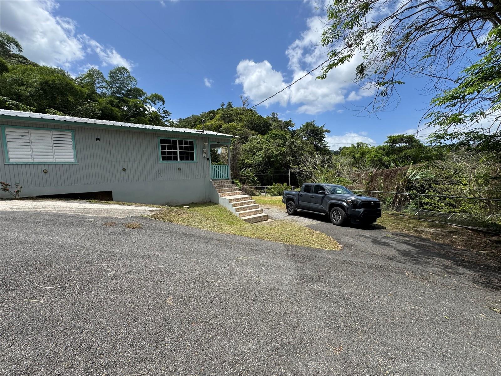 131 Guilarte Property Photo 5