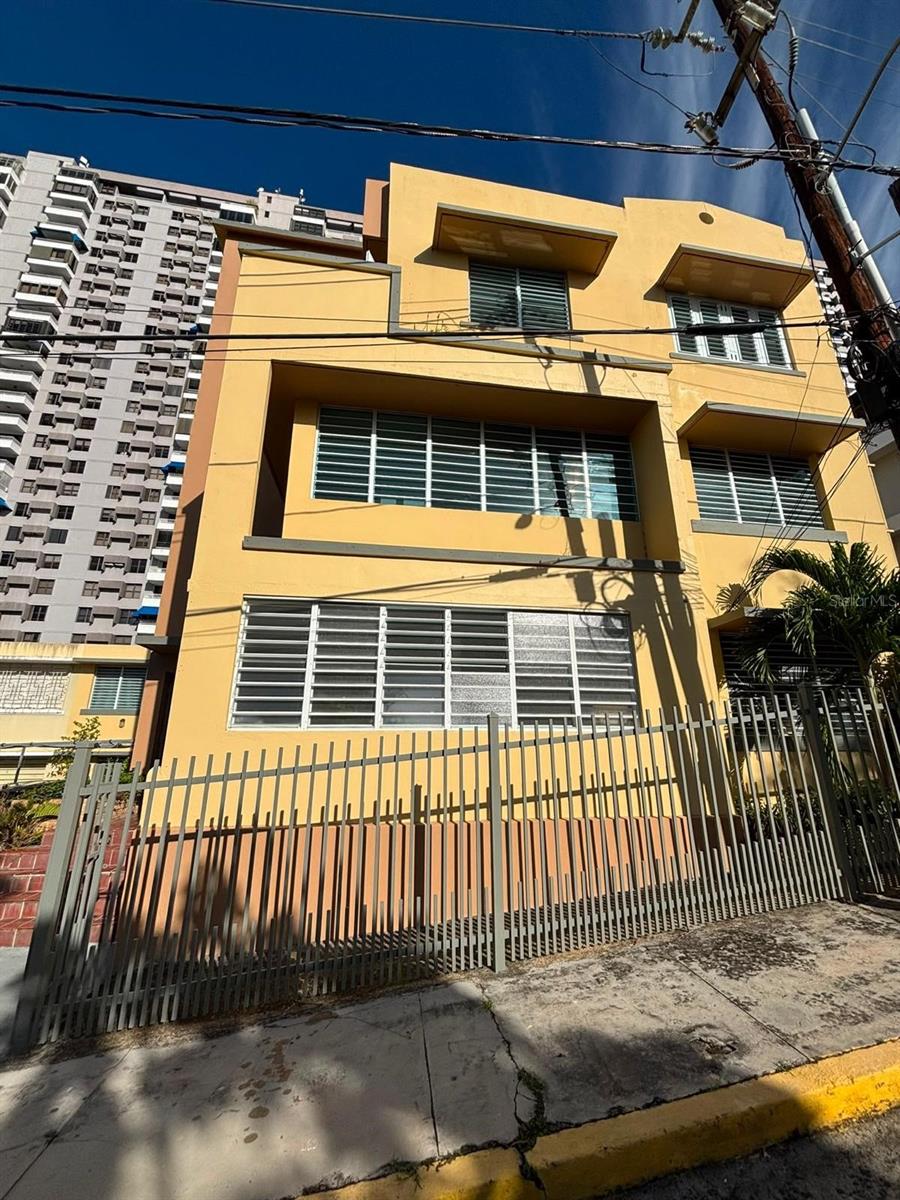 520 RIERA ST #2