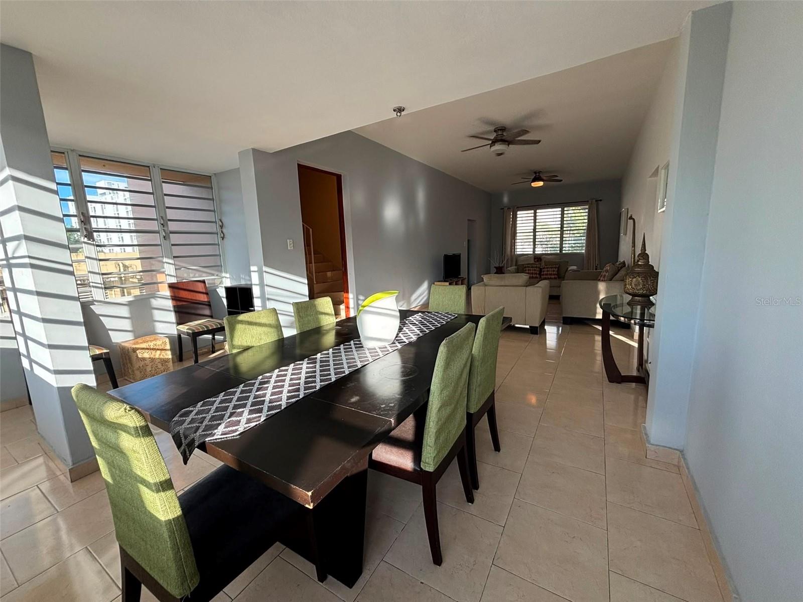 520 Riera St #2 Property Photo 3