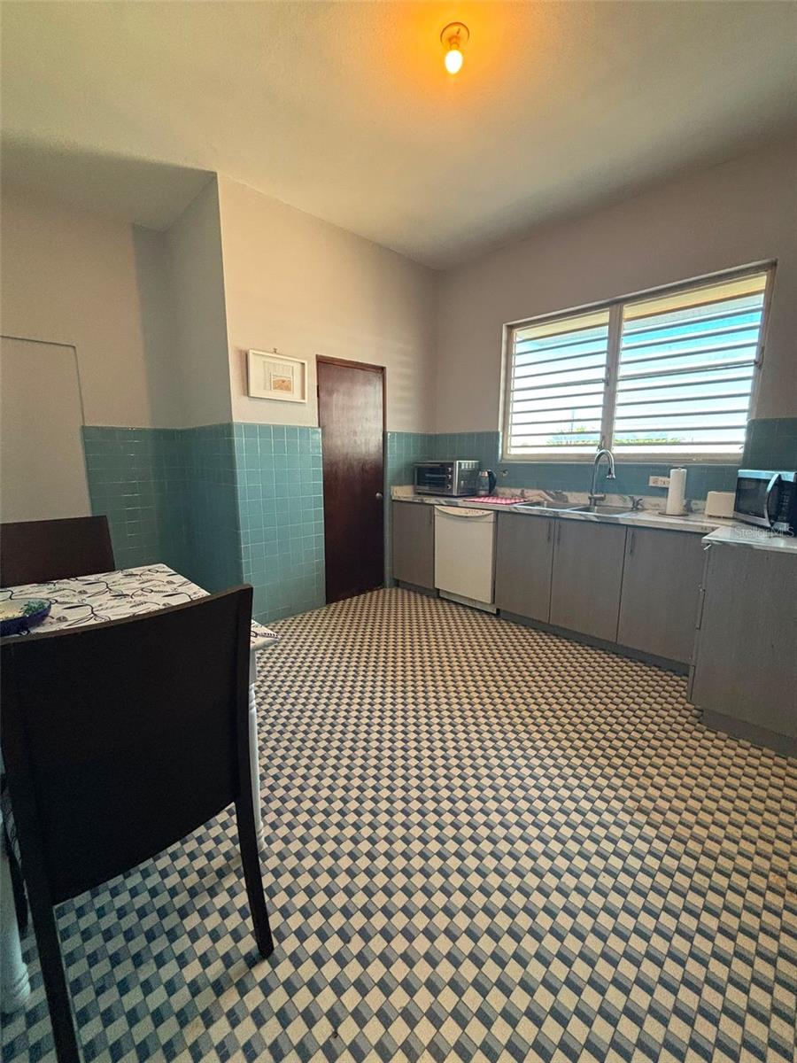 520 Riera St #2 Property Photo 11