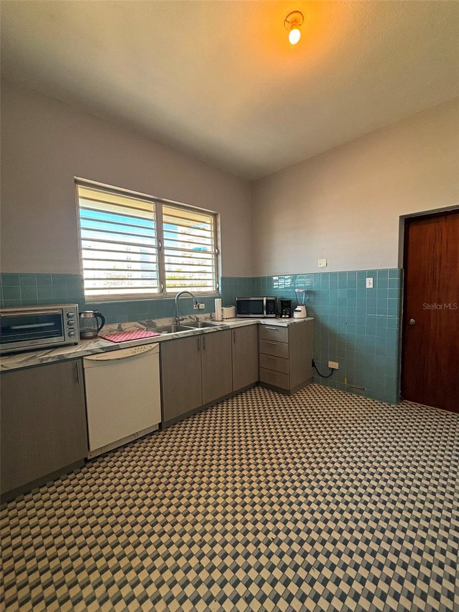 520 Riera St #2 Property Photo 13