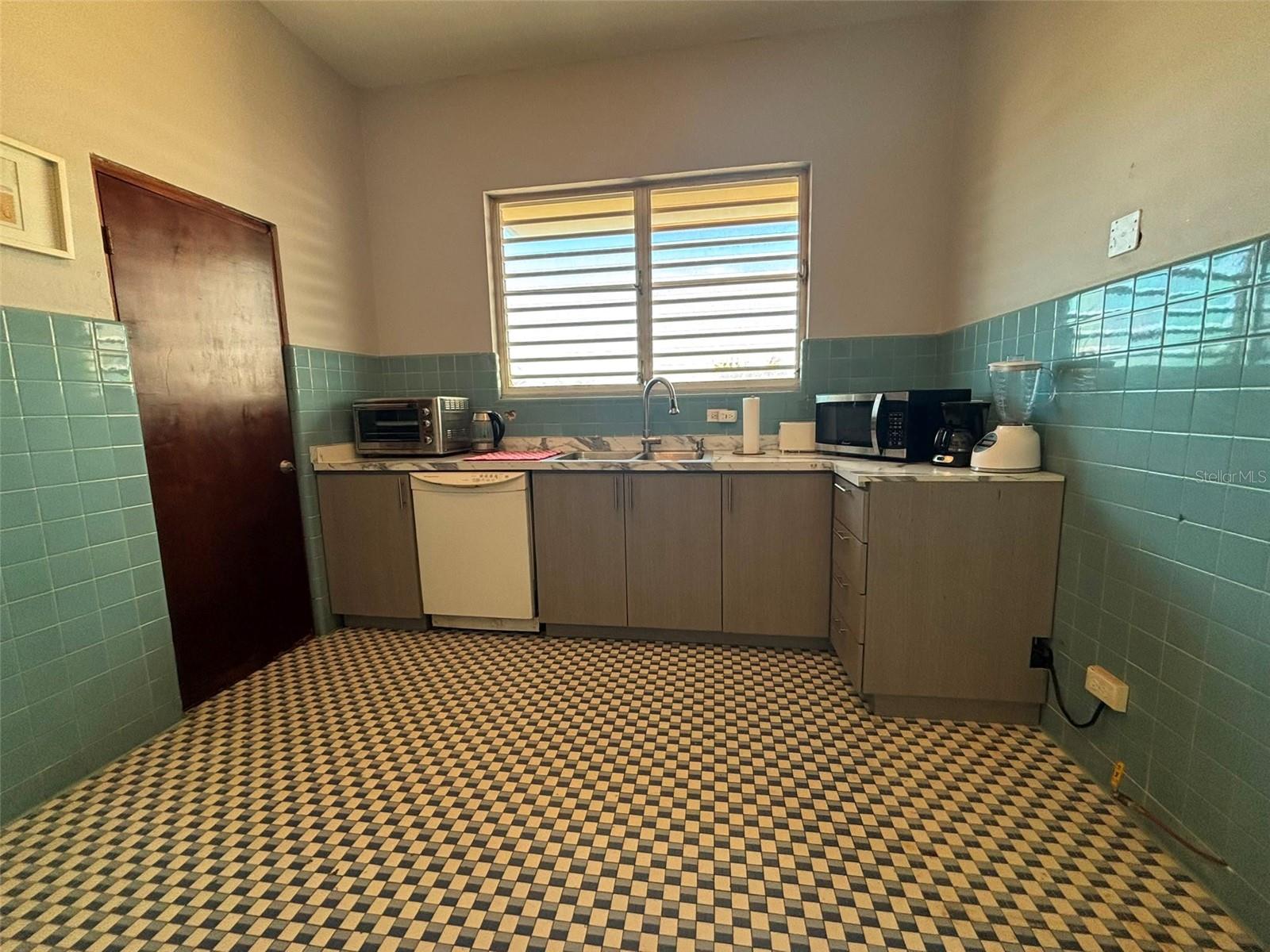 520 Riera St #2 Property Photo 14