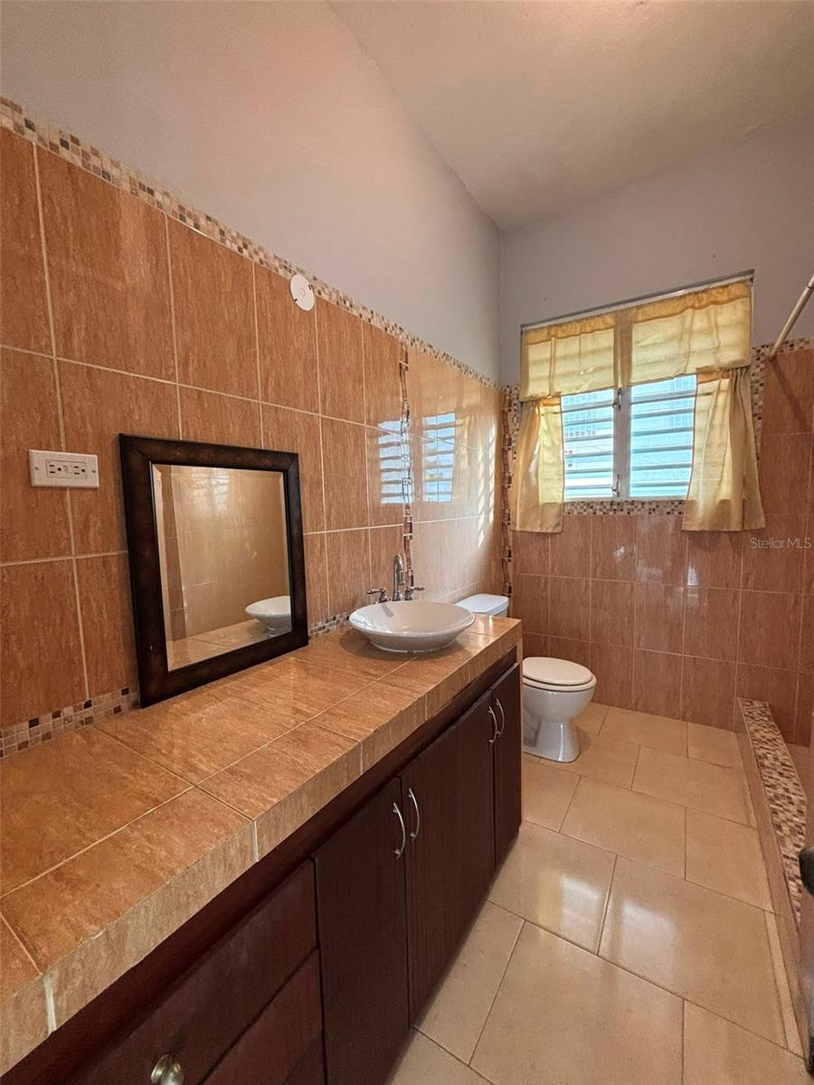 520 Riera St #2 Property Photo 22