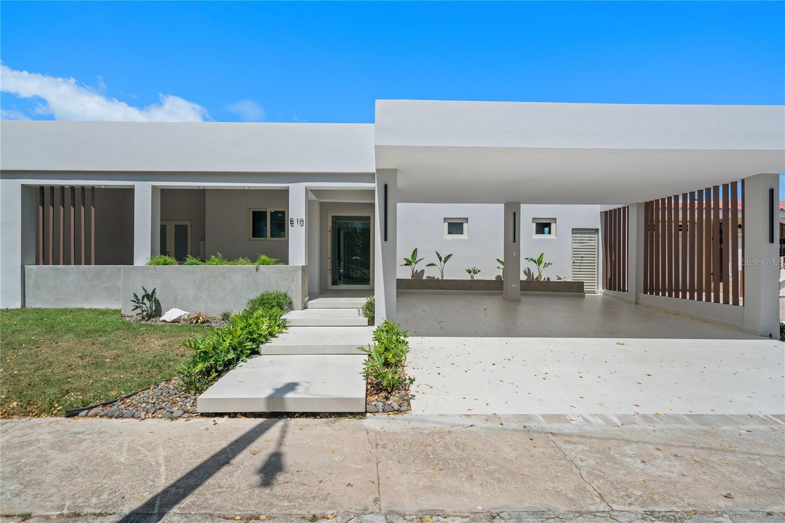 E 10 Calle Madre Perla Property Photo 1