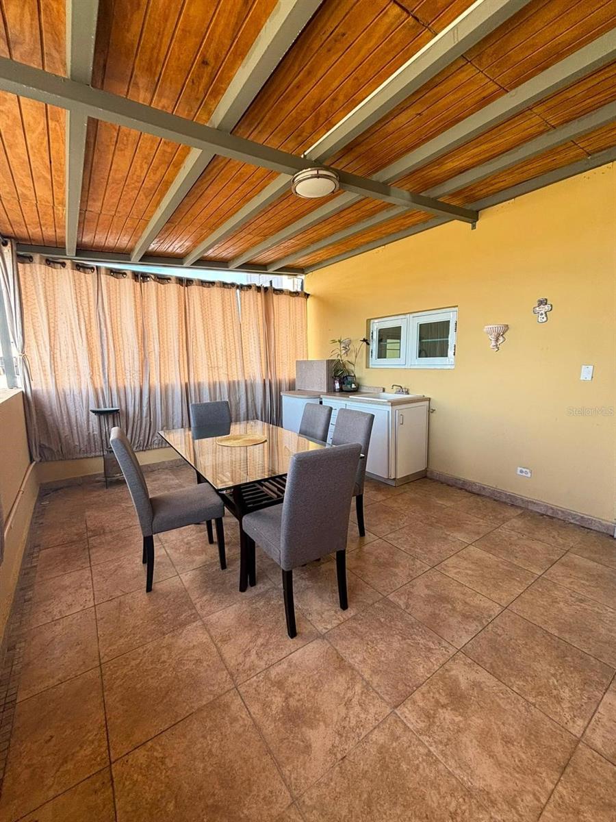 520 Riera #3 Property Photo 4